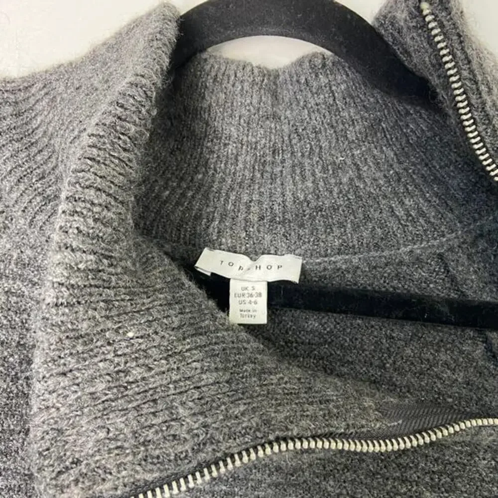 Topshop Gray Mock Neck Asymmetric Zip Neckline Sweater Size Small (4-6)